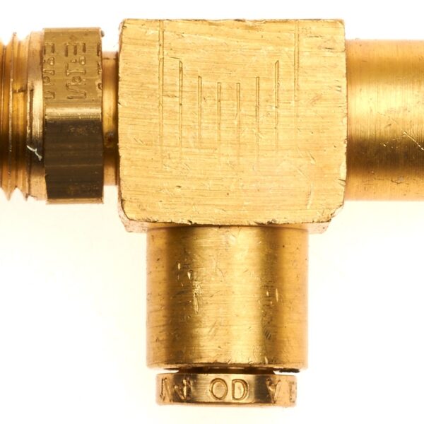 Gates G311400608 Air Brake Run Tee to Male Pipe Swivel (SureLok)